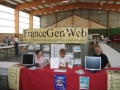 Le stand attend ses premiers visiteurs