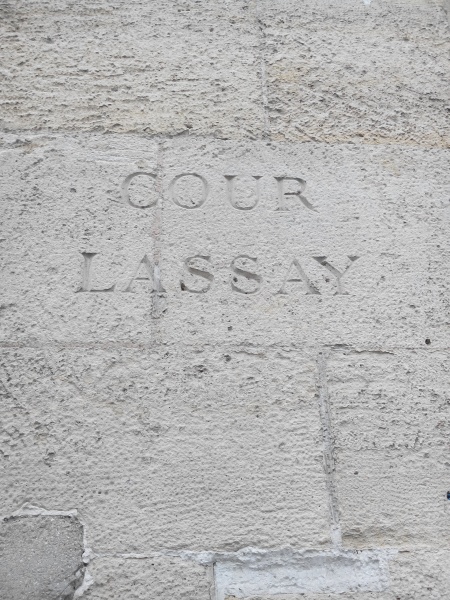 Fichier:Salpêtrière, cour Lassay.jpg